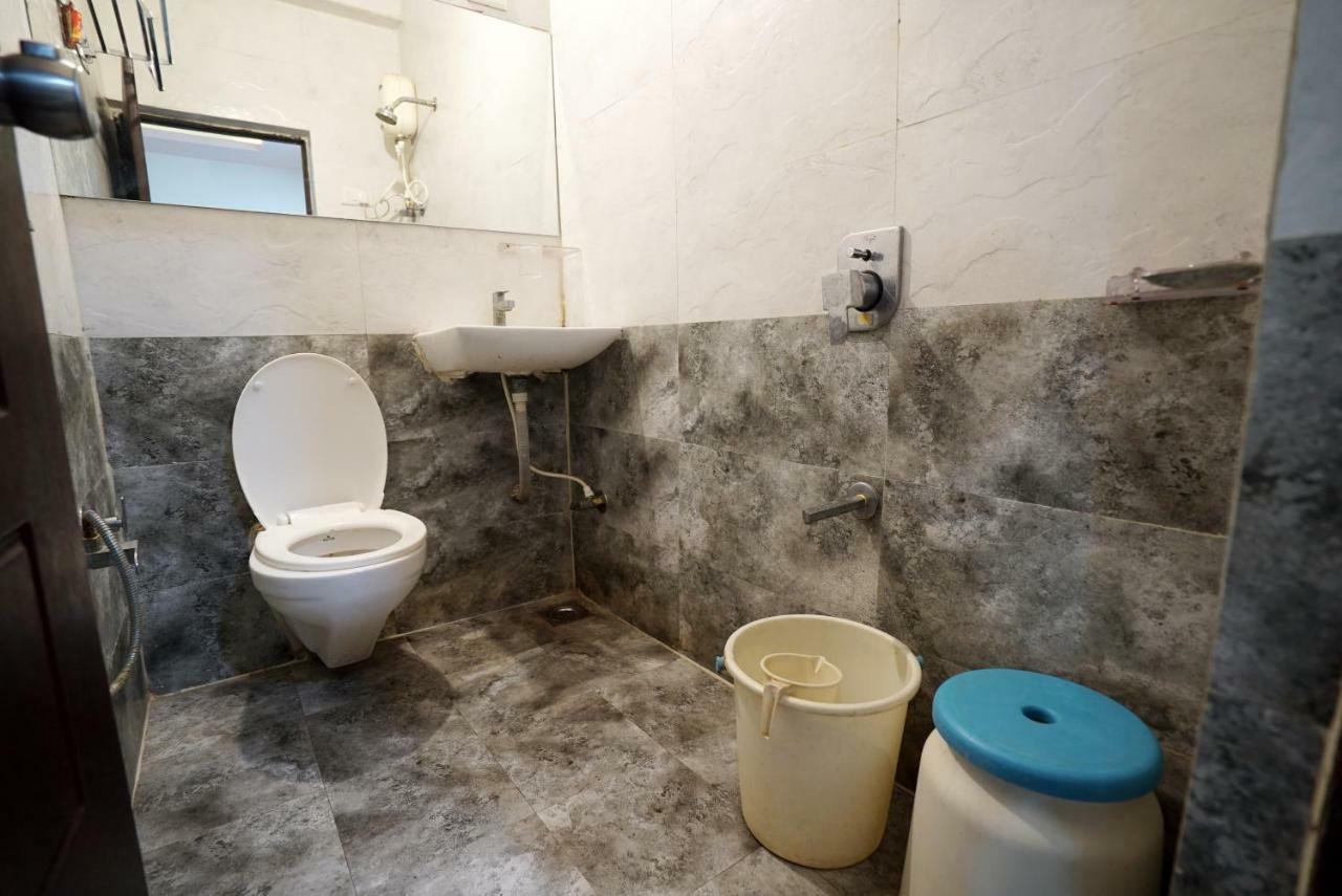 Hotel Royal Ahmedabad Esterno foto