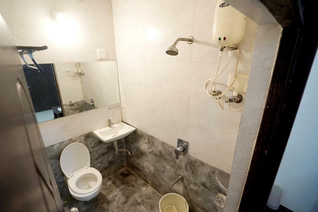 Hotel Royal Ahmedabad Esterno foto